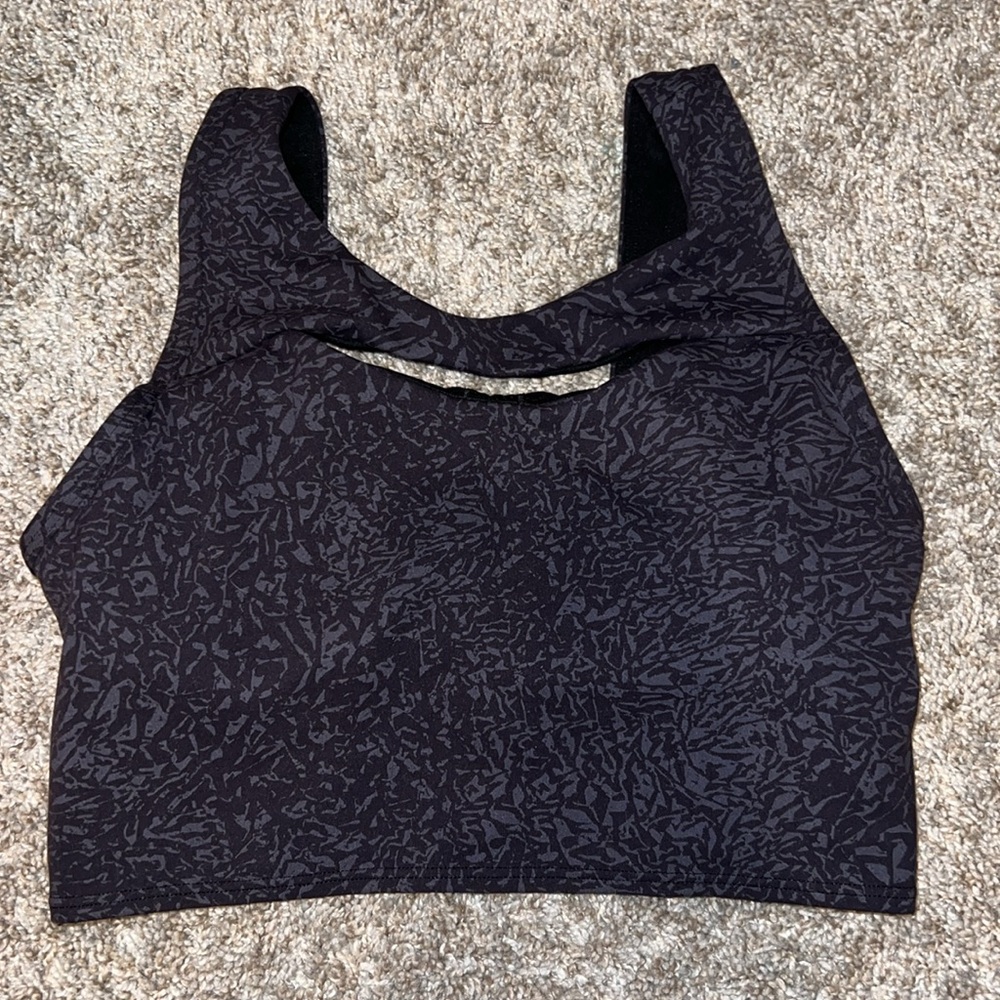 Lululemon Everlux Cut-Out Train Bra *Medium Support B/C Cups Crunch Black size 4 - Picture 4 of 7